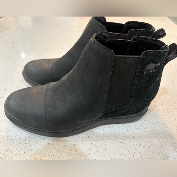 Sorel Women's Classic Black Ankle Booties - Picture 1 of 5